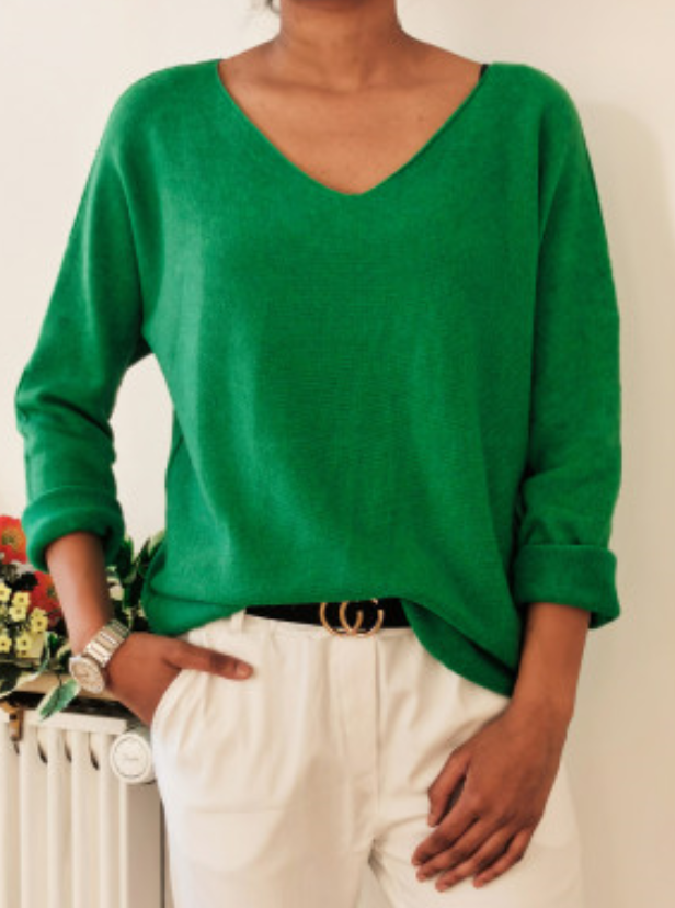 Z818 Italian One Size Green V-Neck Knit Soft Sweater