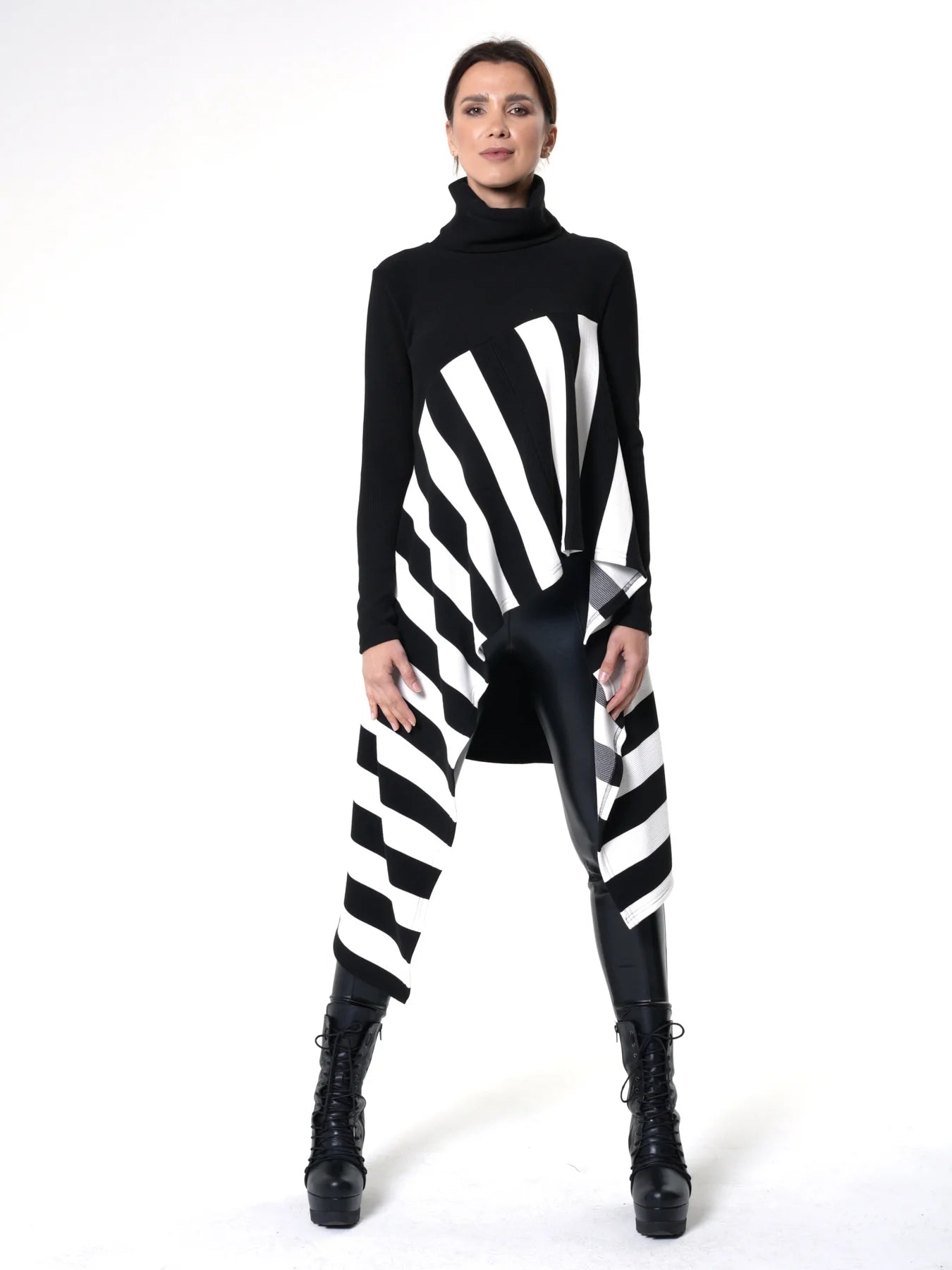 Metamorphoza | Asymmetric Striped Tunic In Black and White
