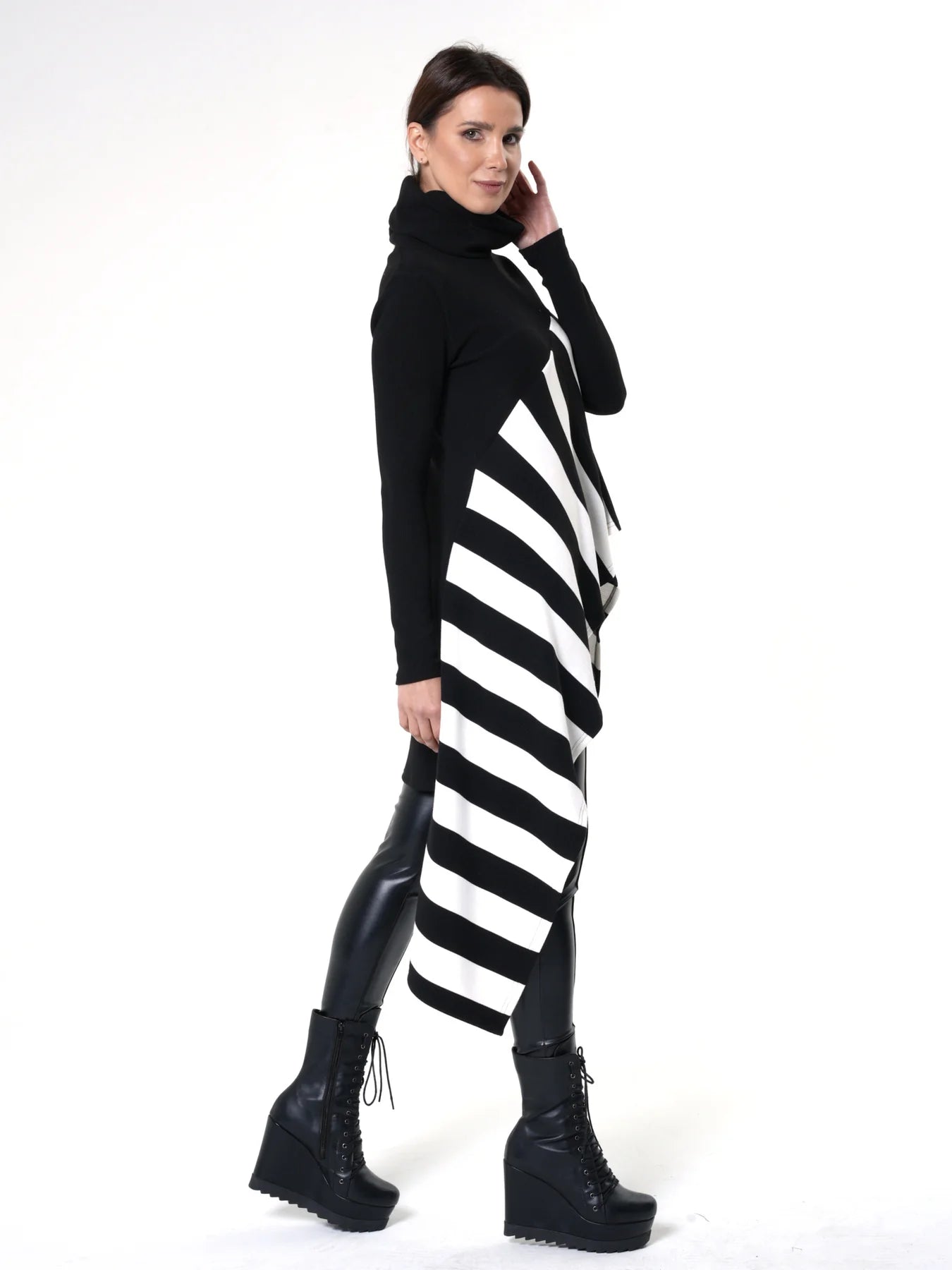 Metamorphoza | Asymmetric Striped Tunic In Black and White