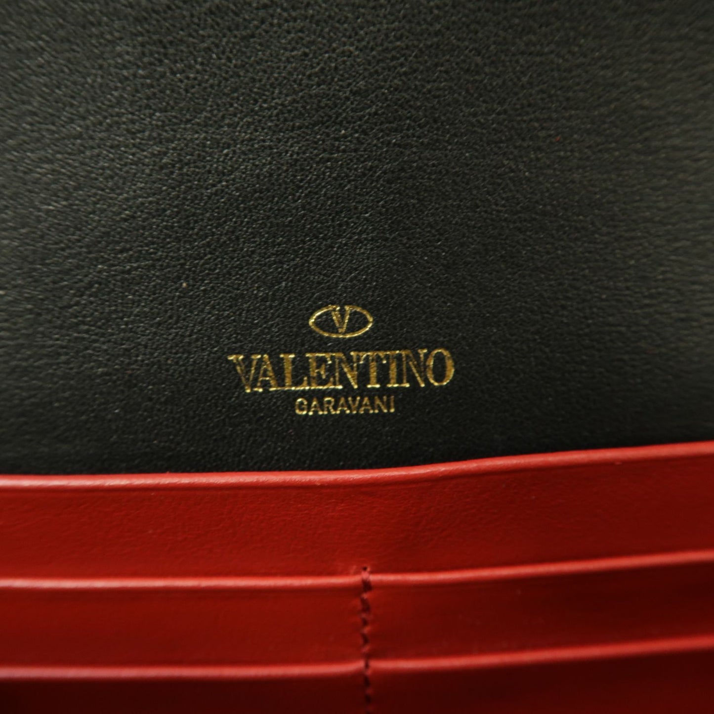 Valentino | Heart Wallet On Chain