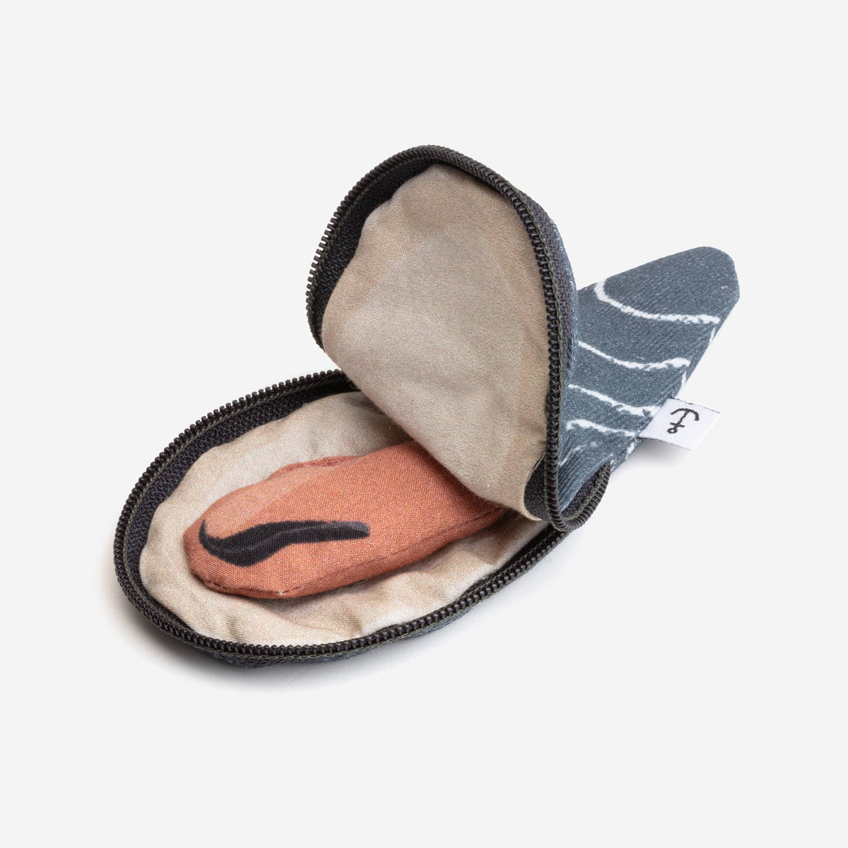 Don Fisher   |    Mussel purse