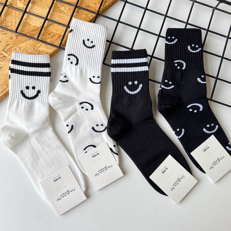 Socks   |    White Smiley Face Crew