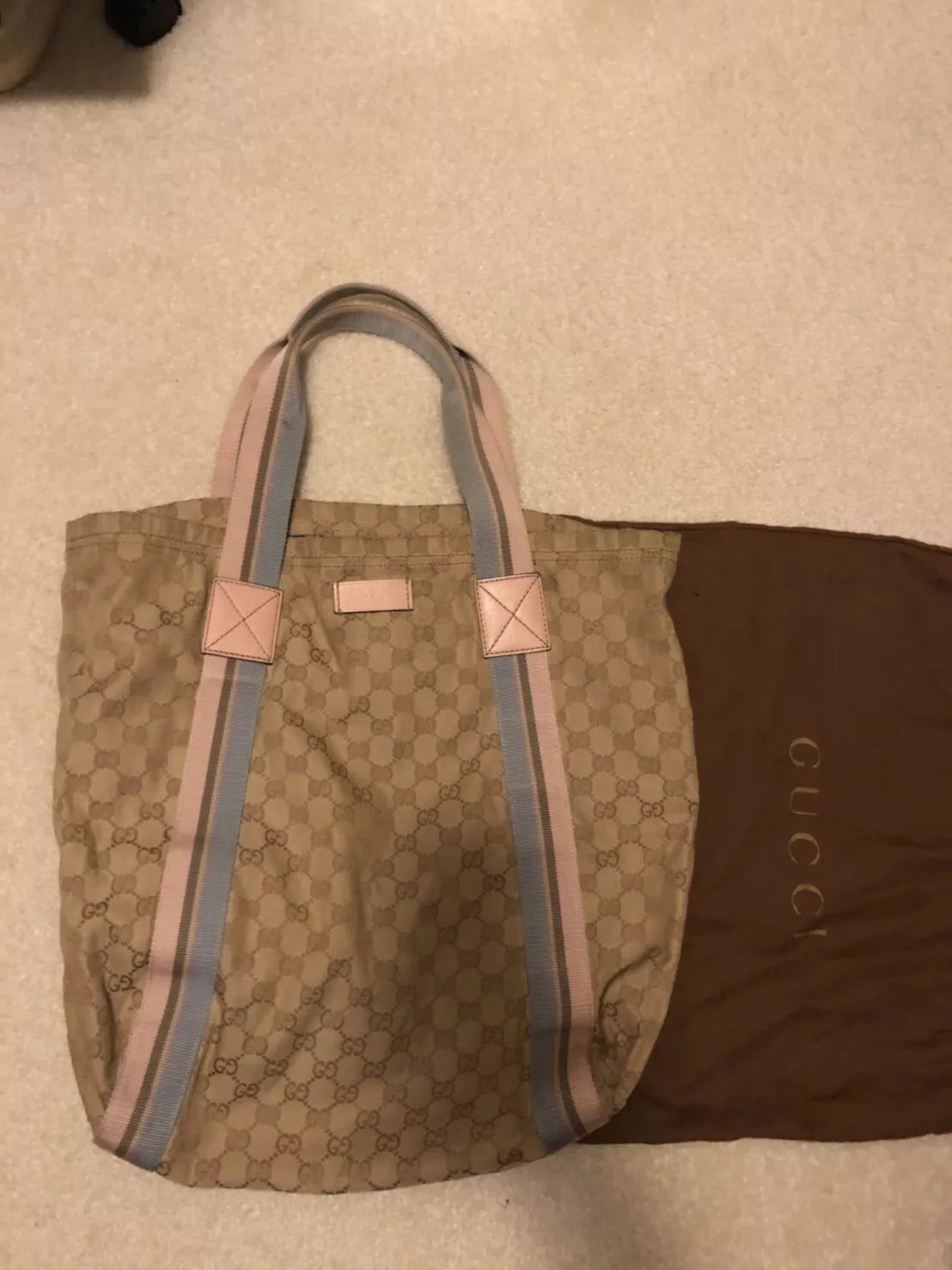 Gucci   |    Monogram Tote