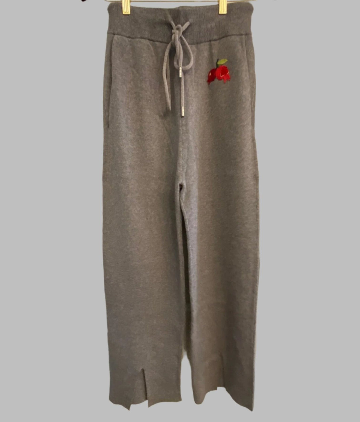 Mukzin   |    Grey Sweat Pants (Cherry)