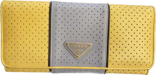 Prada   |    Leather wallet