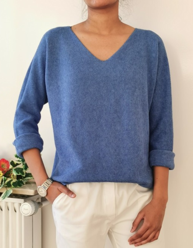 Z812 Italian One Size Denim V-Neck Knit Soft Sweater LOOWIE